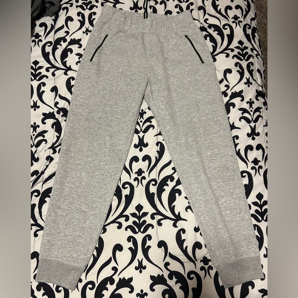 UNI Big kids Gray Jogger Sweatpants w/ pockets&drawstring drawstring- size m